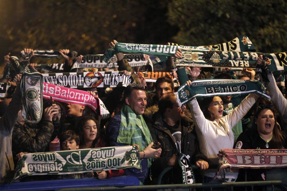 En imágenes, ambiente previo al derbi Real Betis - Sevilla FC
