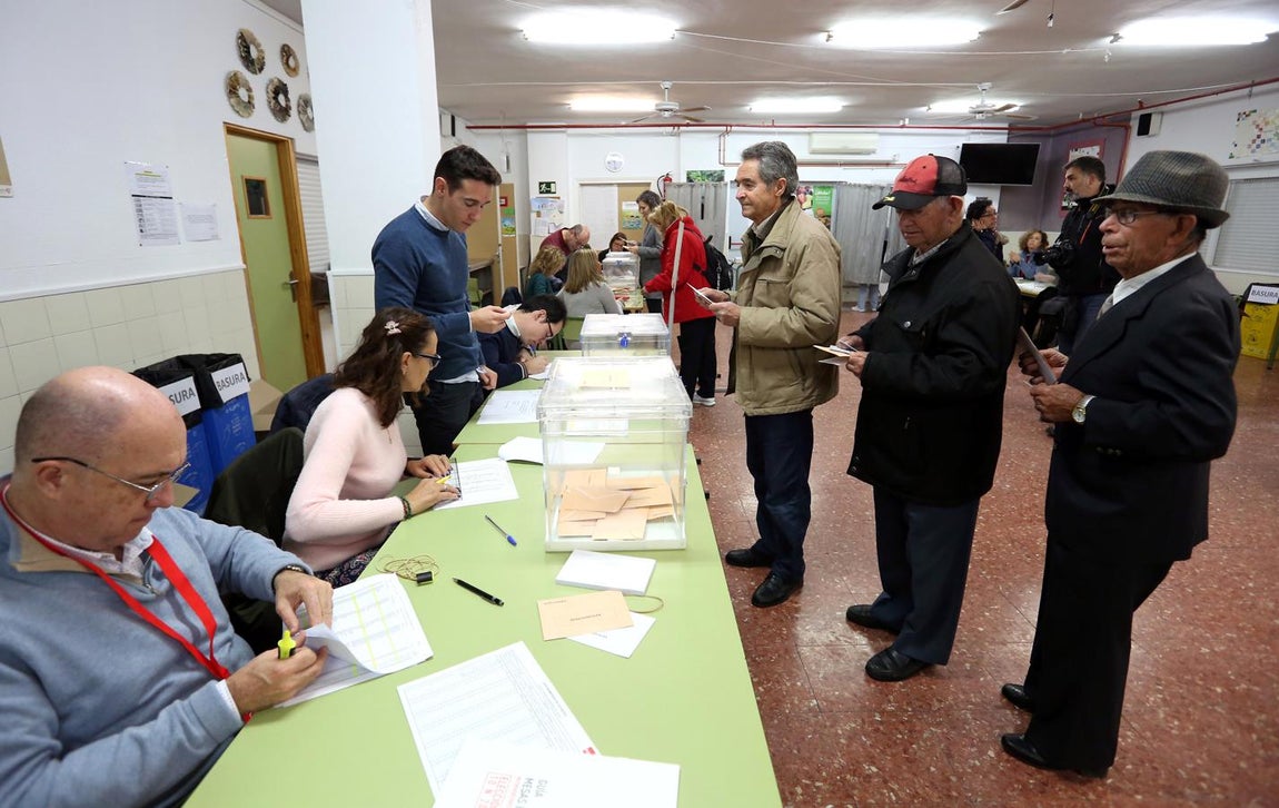 La jornada electoral en Toledo, en imágenes