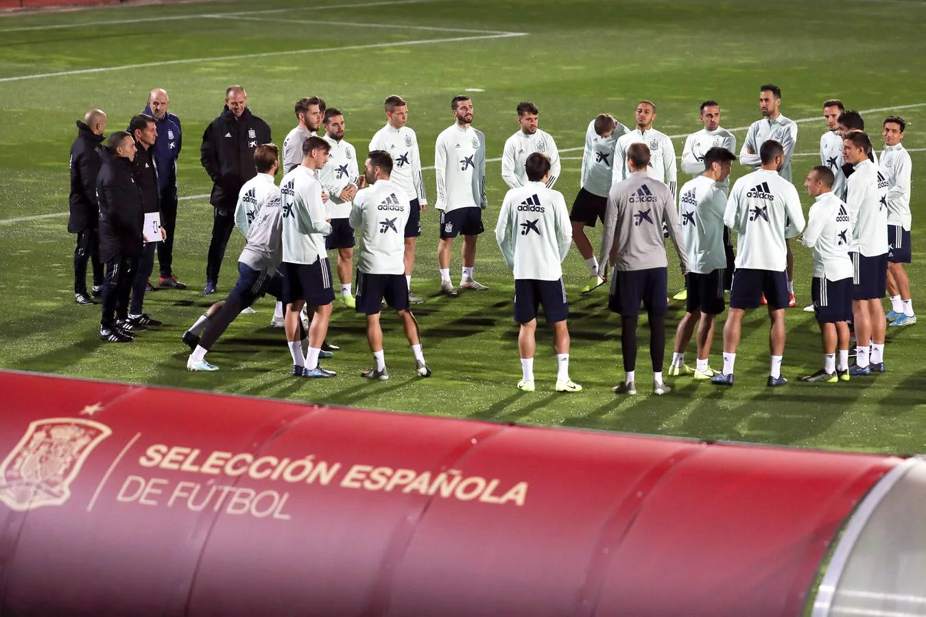 La selección española se entrena antes de venir a Cádiz