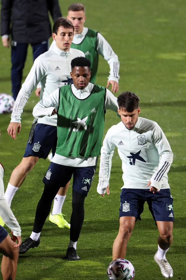 La selección española se entrena antes de venir a Cádiz