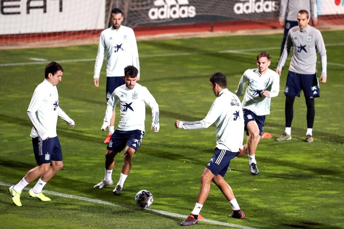 La selección española se entrena antes de venir a Cádiz