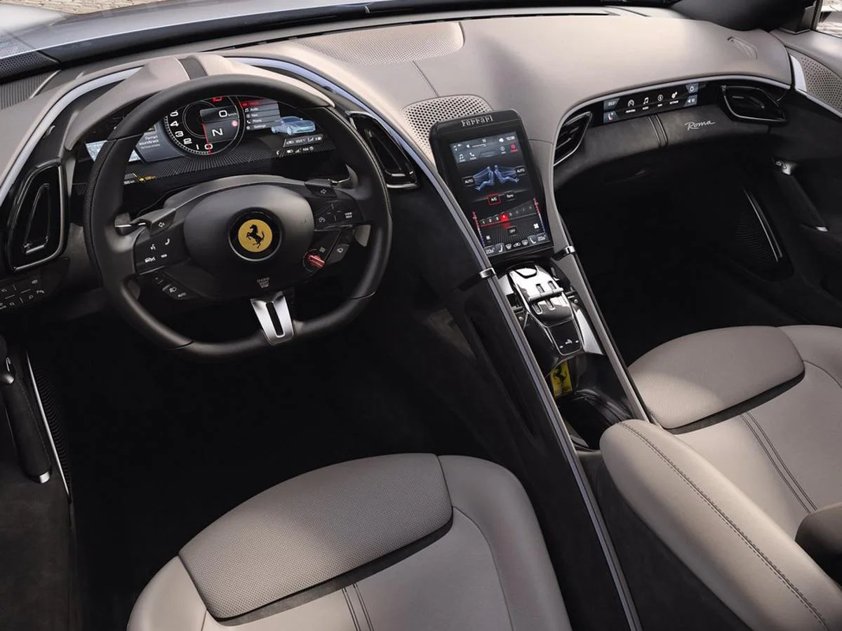 La marca italiana Ferrari ha desvelado su nuevo modelo coupé Roma, que incorpora una motorización de gasolina de 620 caballos. 