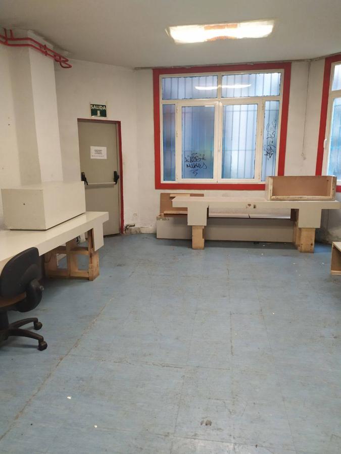 Suciedad, grafitis y alcohol: así era La Ingobernable por dentro