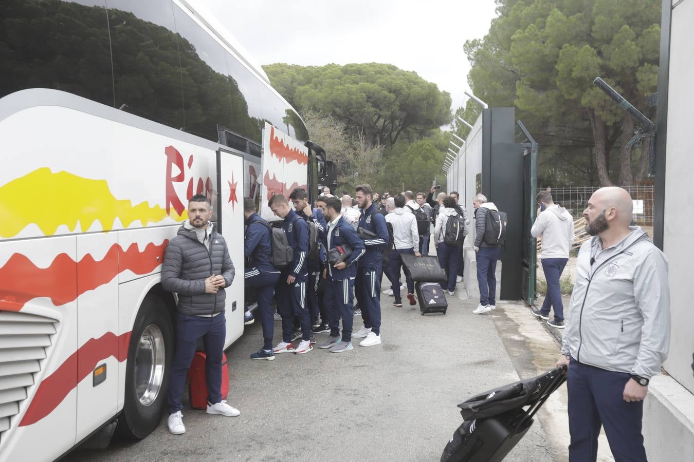 FOTOS: la llegada de la selección española al aeropuerto de Jerez