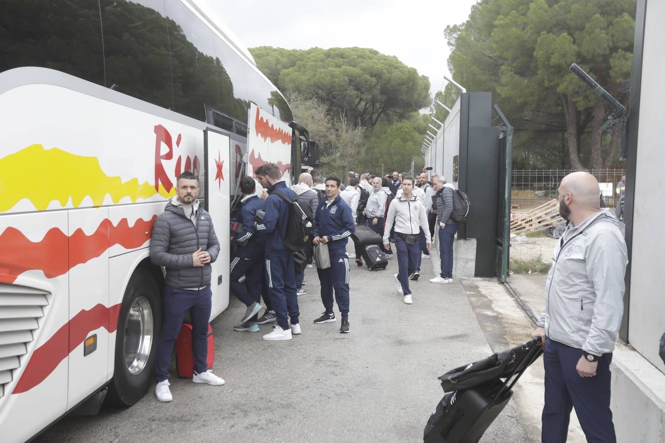 FOTOS: la llegada de la selección española al aeropuerto de Jerez