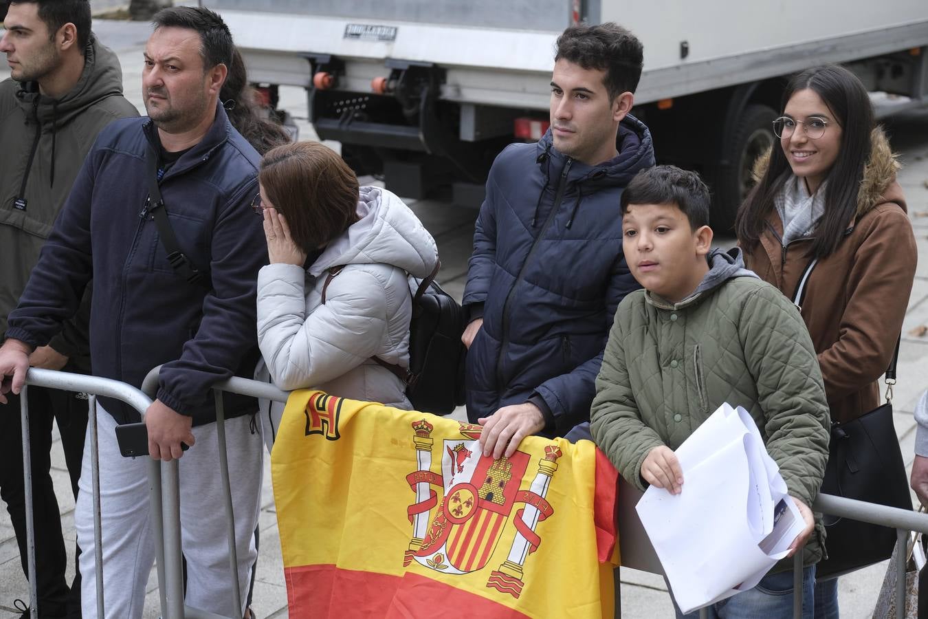 FOTOS: La lluvia no impide un cálido recibimiento a la selección española en Cádiz