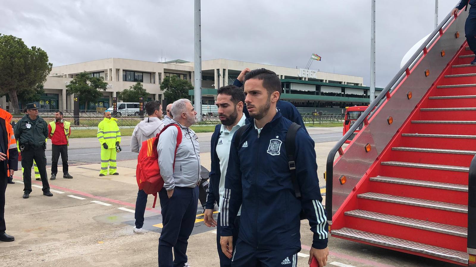 FOTOS: la llegada de la selección española al aeropuerto de Jerez