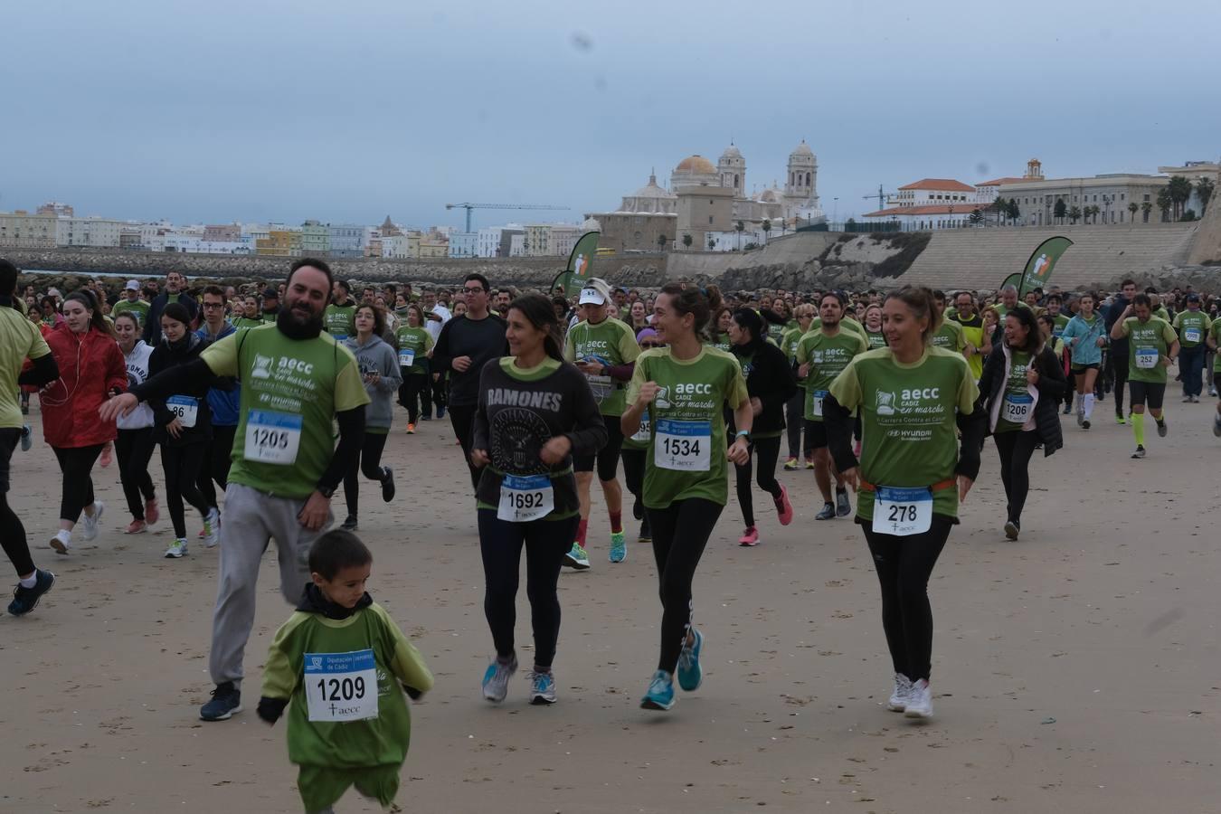 Fotos: Marcha verde contra el cáncer en Cádiz