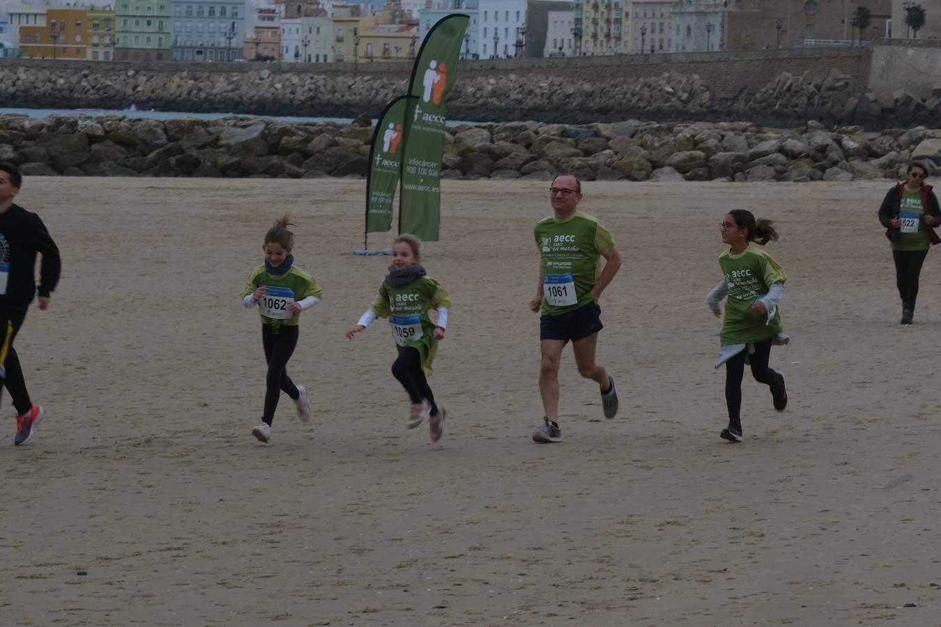 Fotos: Marcha verde contra el cáncer en Cádiz