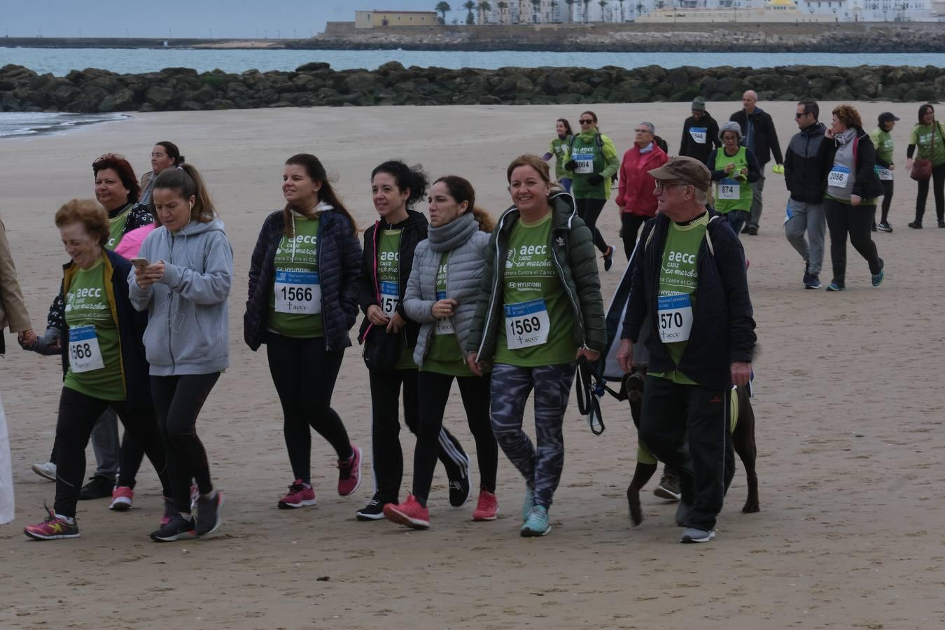 Fotos: Marcha verde contra el cáncer en Cádiz