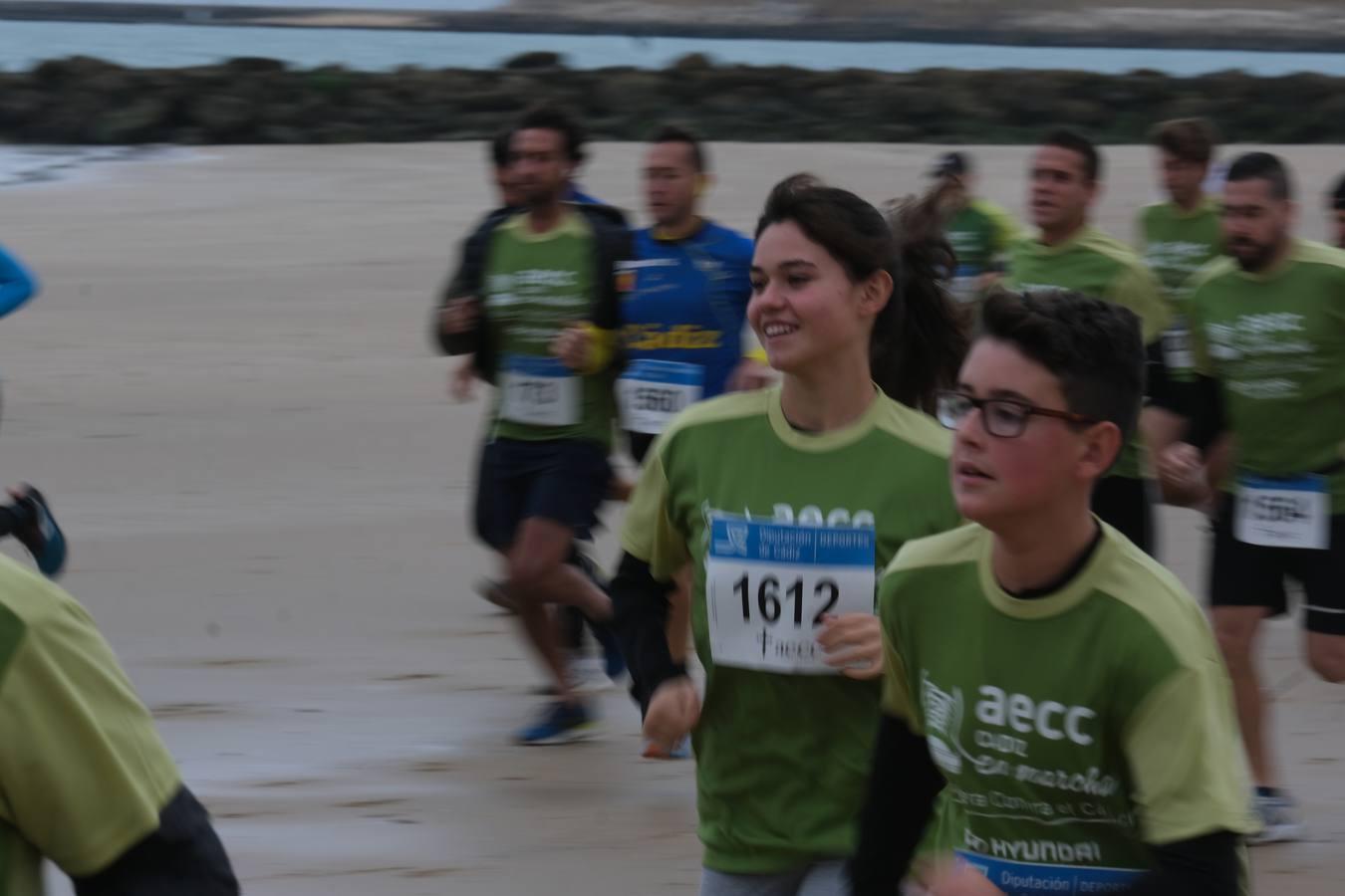 Fotos: Marcha verde contra el cáncer en Cádiz