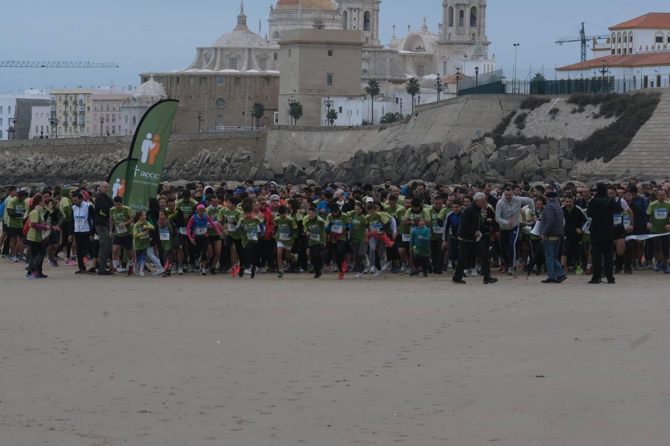 Fotos: Marcha verde contra el cáncer en Cádiz