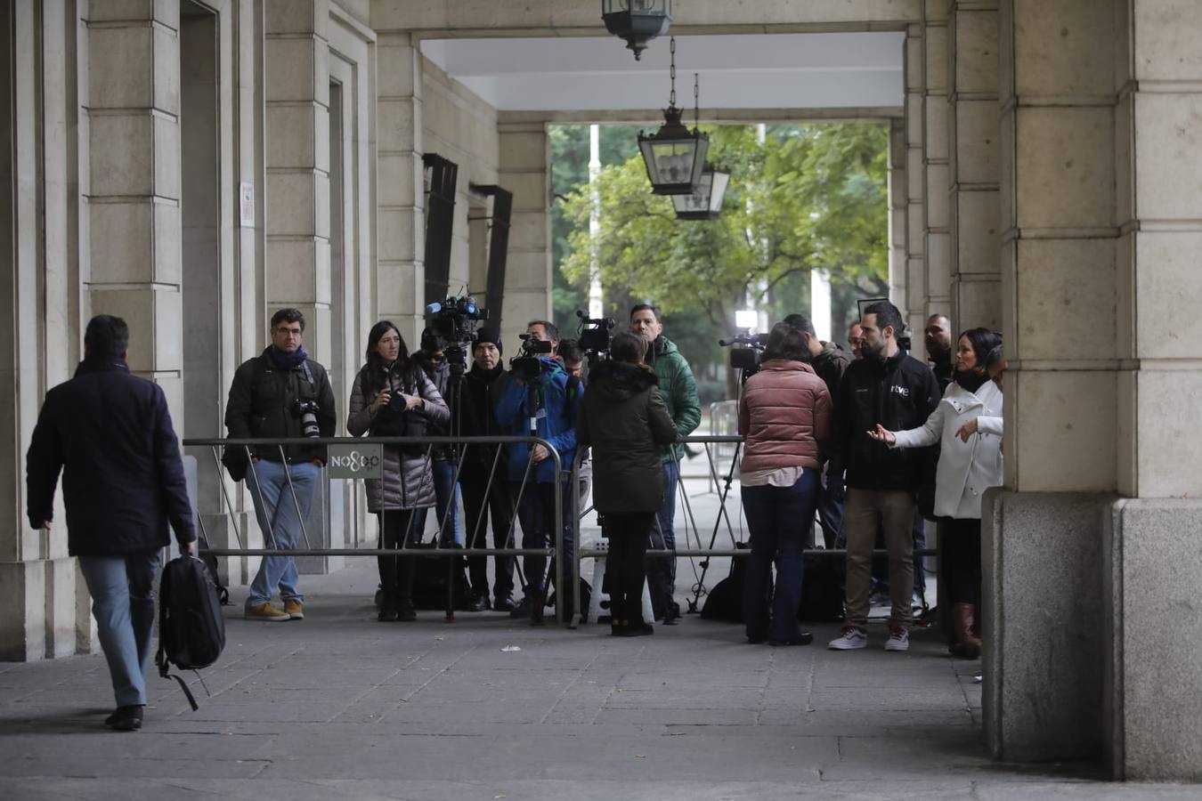 Decenas de periodistas a las puertas de los juzgados