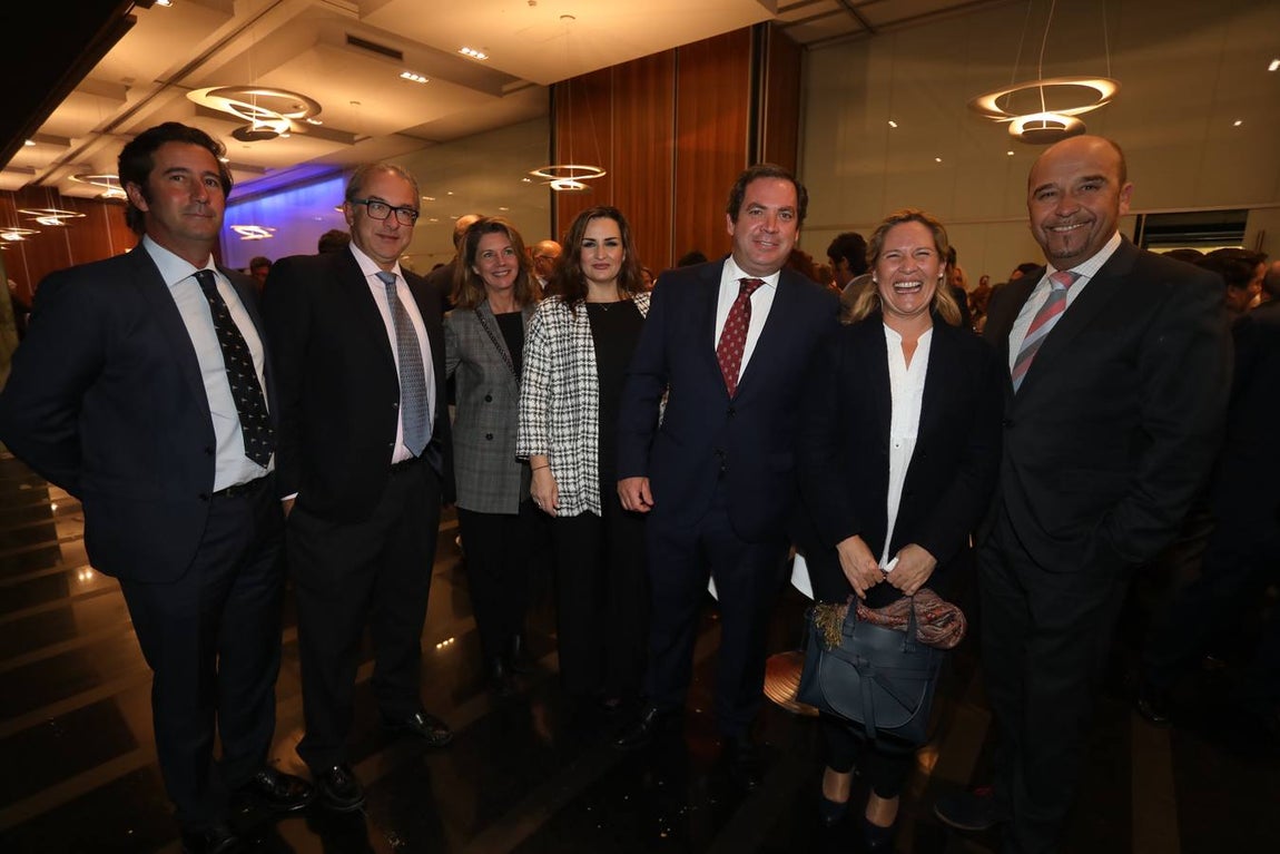 Valentín Fernández, Juan Sánchez Sevilla, Ana Larrañaga, Wilnelia Ruiz, César Gómez, Ana Casanova y Pedro Pontiga. 