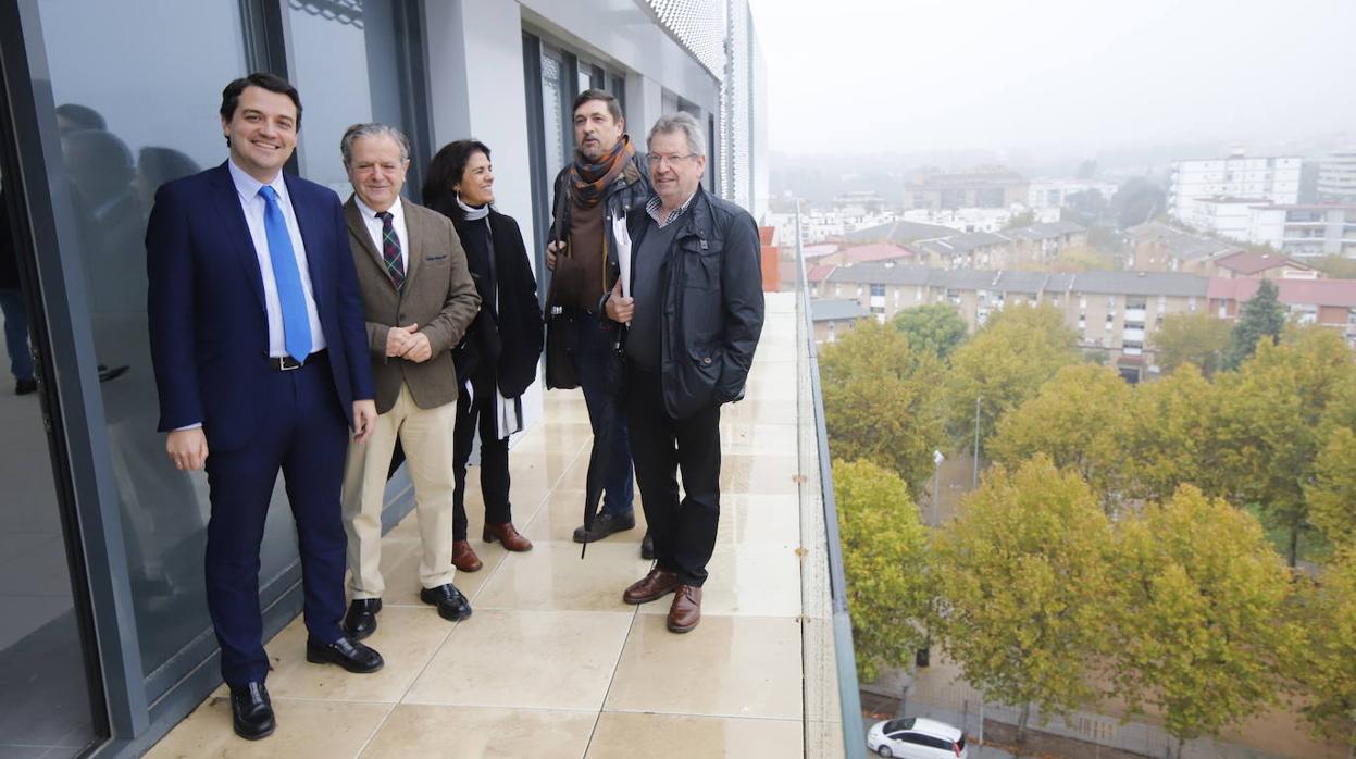 La visita del alcalde de Córdoba a la Normal de Magisterio, en imágenes