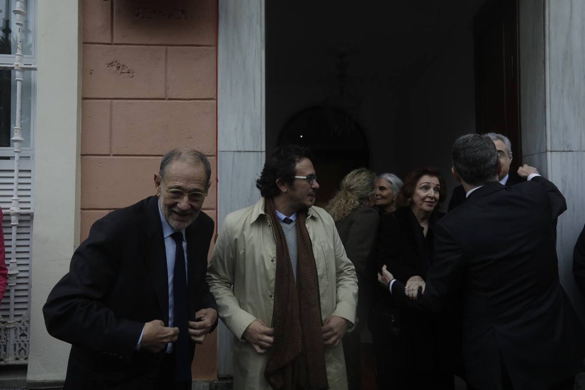 Descubren una placa en la casa natal de Pérez-Llorca