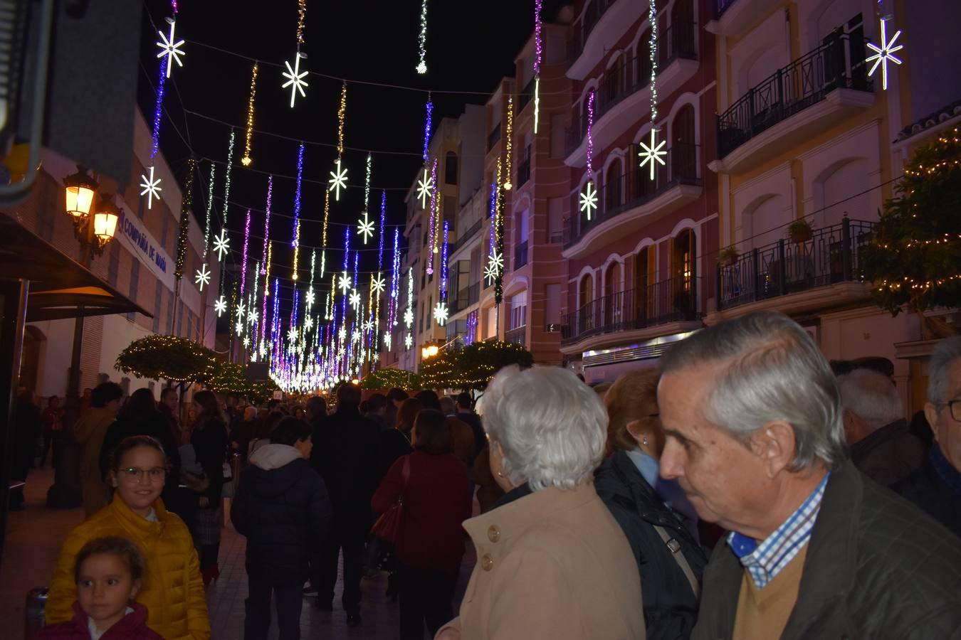 El alumbrado de Navidad en Puente Genil, en imágenes