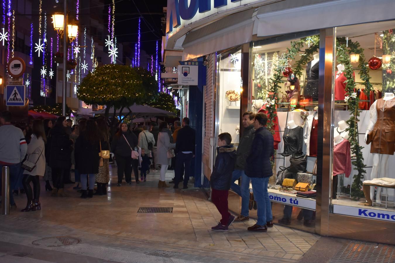 El alumbrado de Navidad en Puente Genil, en imágenes