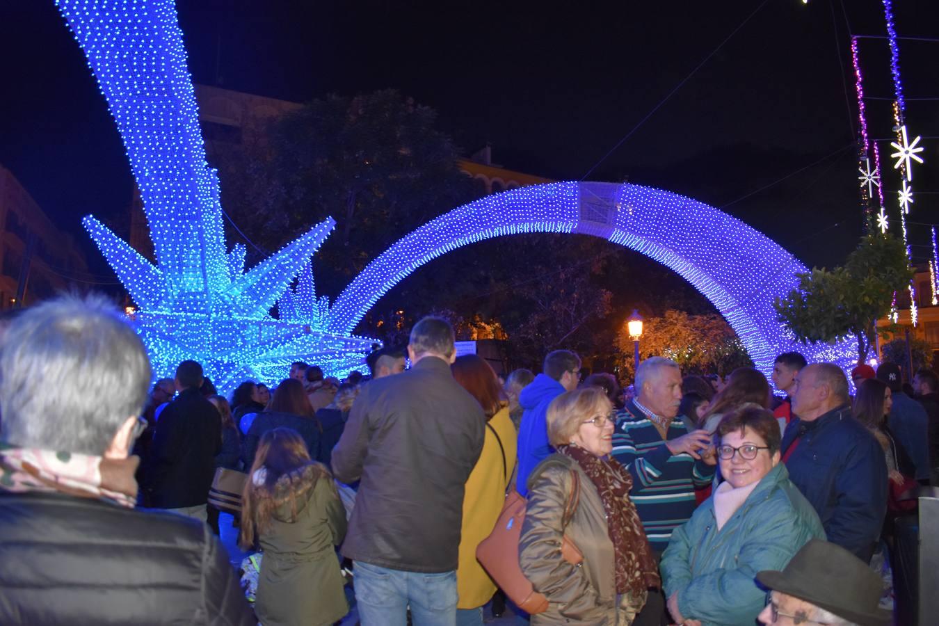 El alumbrado de Navidad en Puente Genil, en imágenes