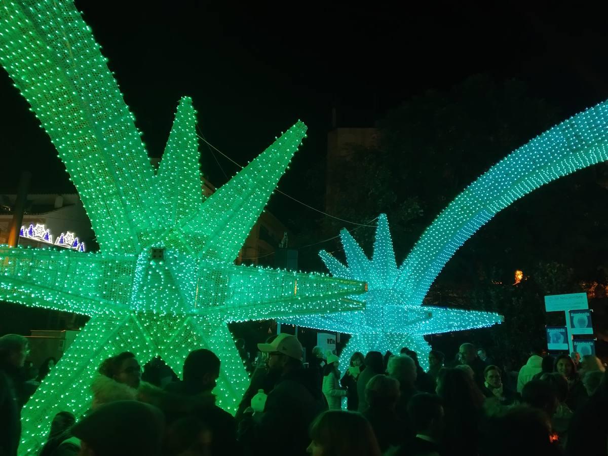 El alumbrado de Navidad en Puente Genil, en imágenes