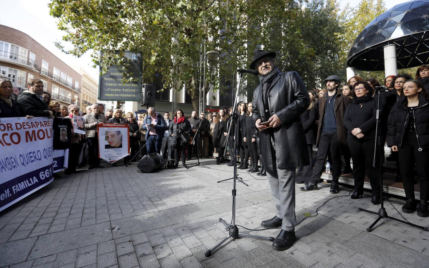 La concentración en Córdoba por el desaparecido Paco Molina, en imágenes