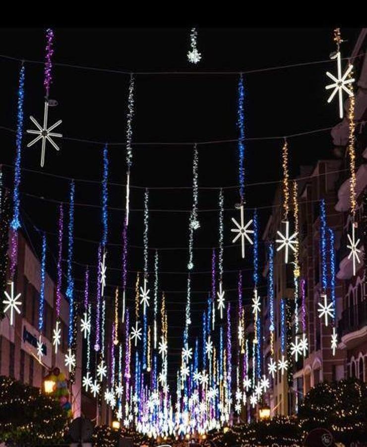 El alumbrado de Navidad en Puente Genil, en imágenes