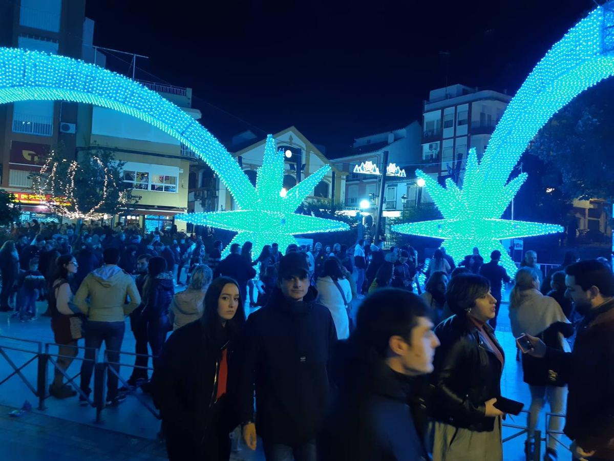 El alumbrado de Navidad en Puente Genil, en imágenes