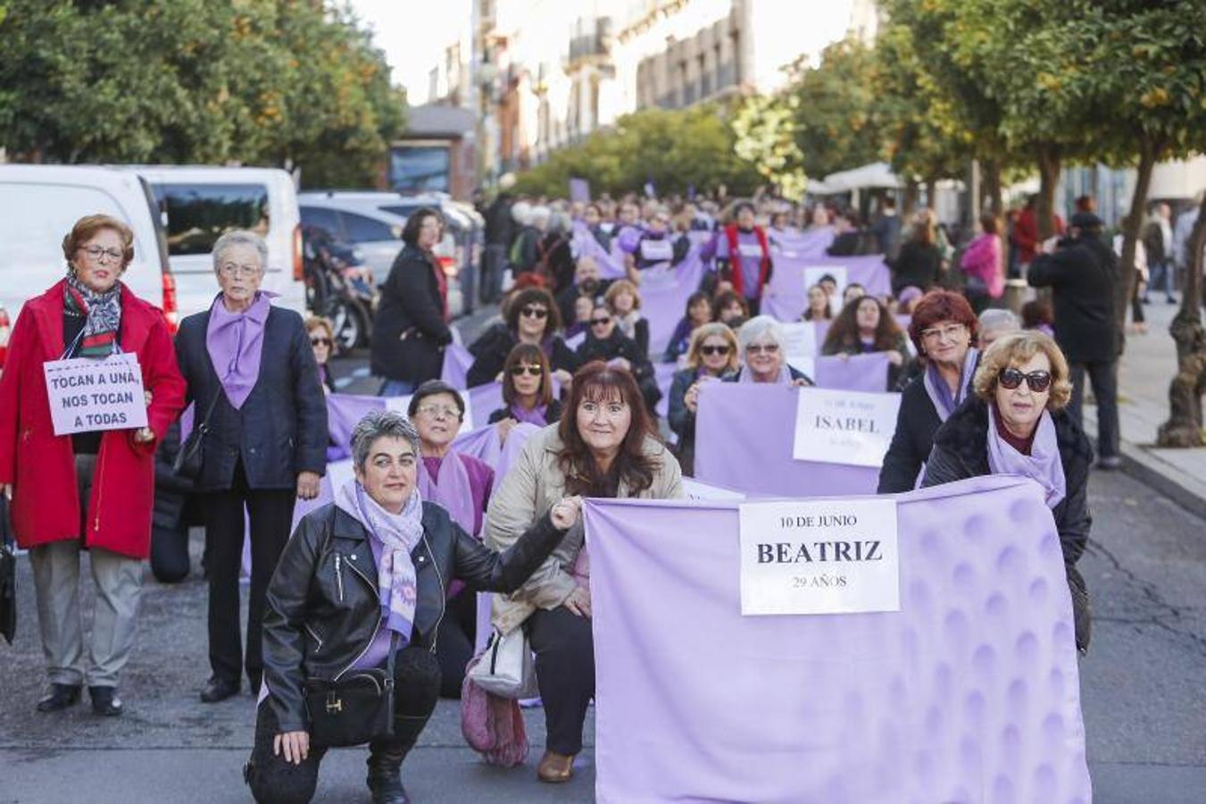 La manifestación contra la violencia hacia las mujeres de Córdoba, en imágenes