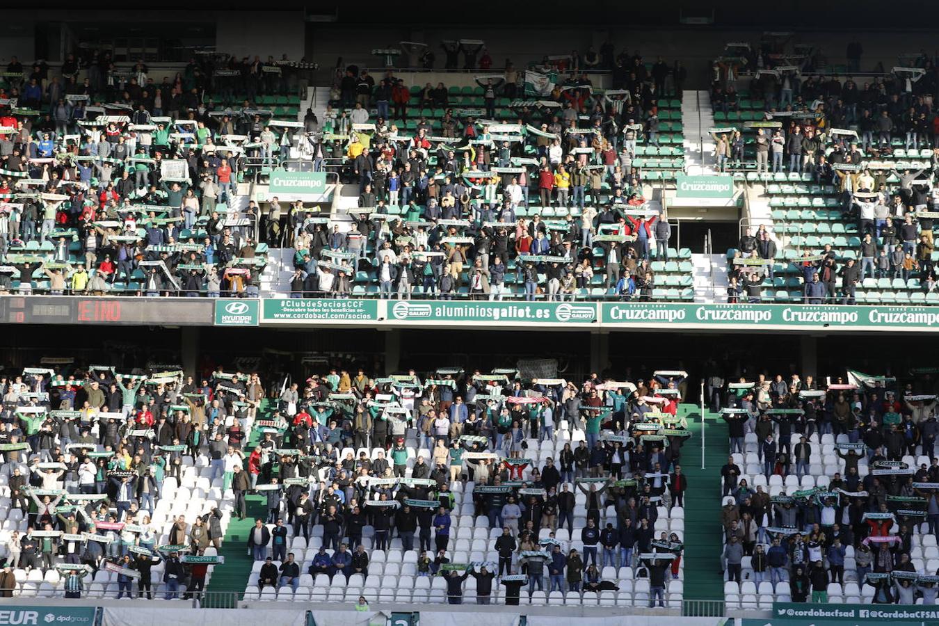 El ambiente en las gradas del Córdoba-Mérida, en imágenes