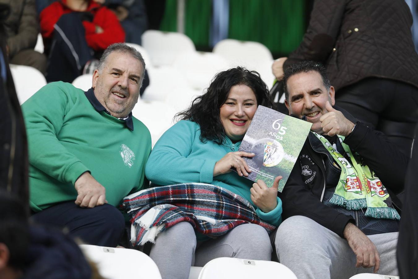 El ambiente en las gradas del Córdoba-Mérida, en imágenes