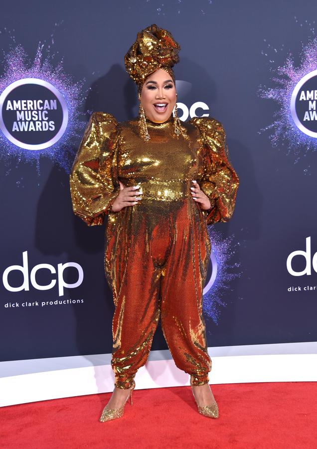 Con tanto dorado, Patrick Starr fue una de las peores vestidas. 