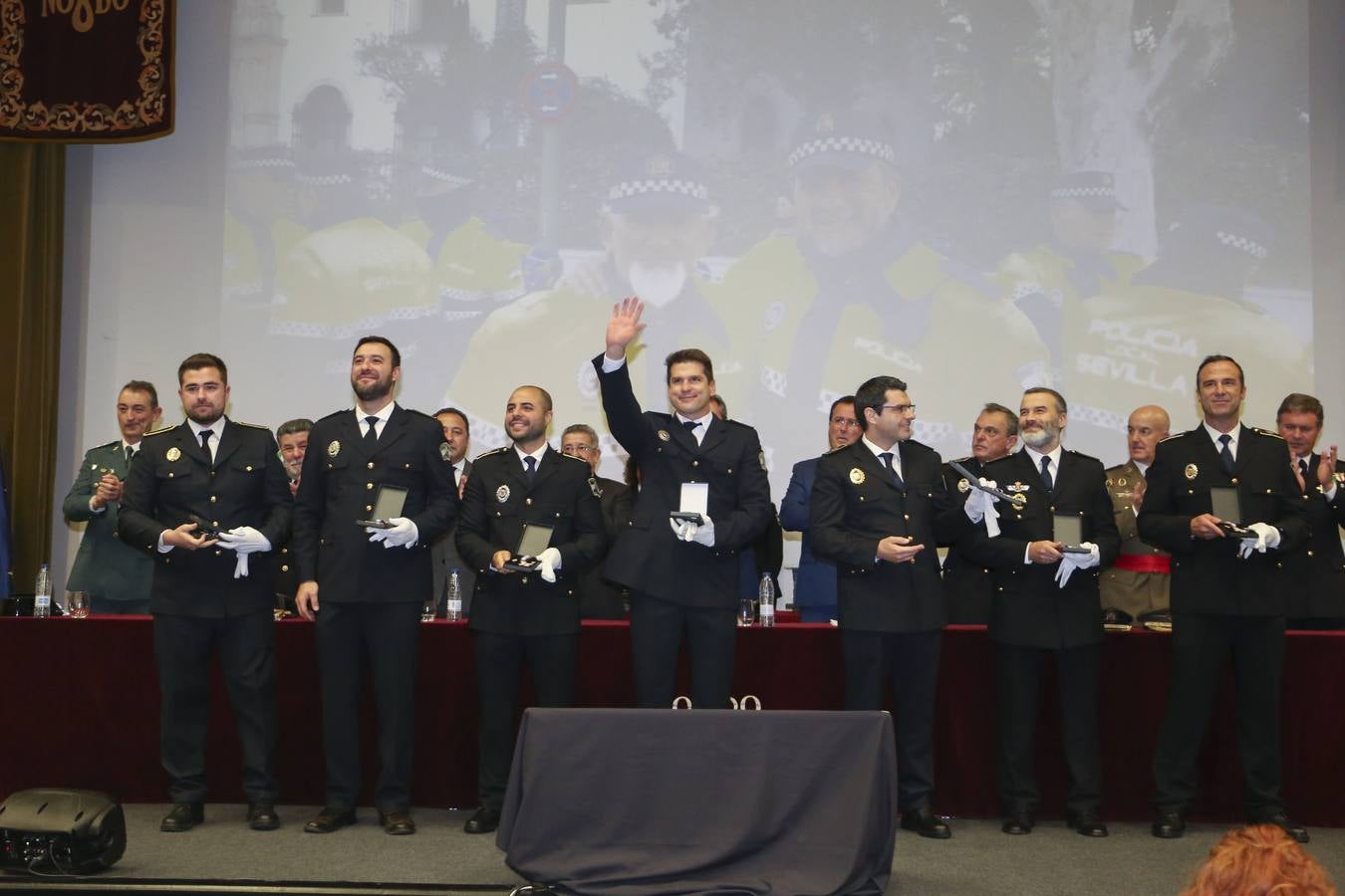 Entrega de medallas en la celebración de la festividad de la Polícia Local