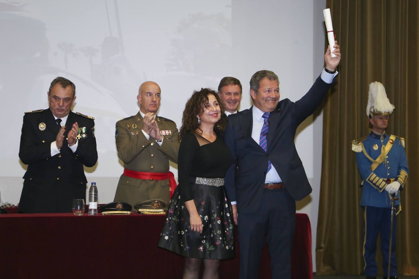 Entrega de medallas en la celebración de la festividad de la Polícia Local