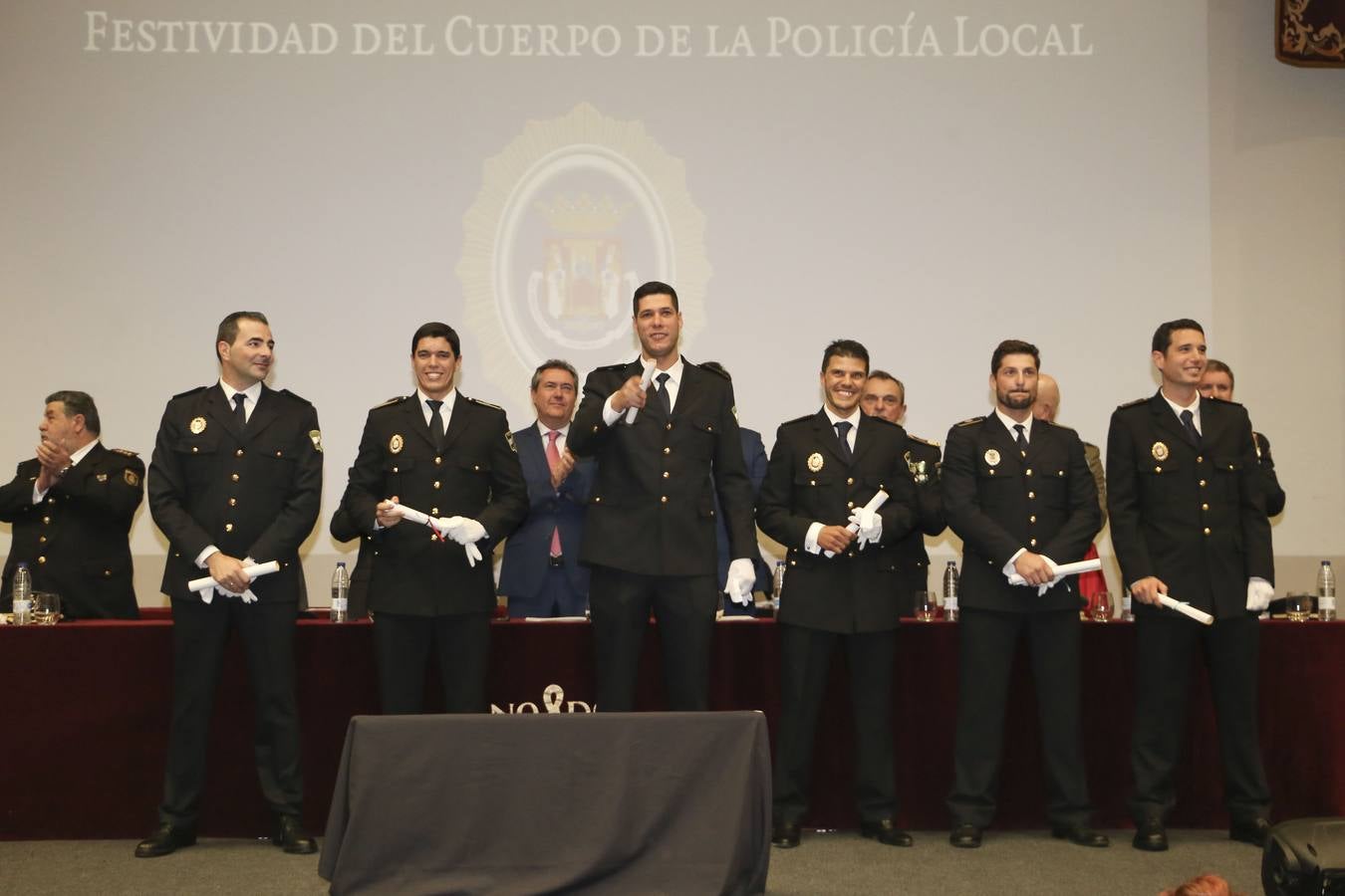 Entrega de medallas en la celebración de la festividad de la Polícia Local