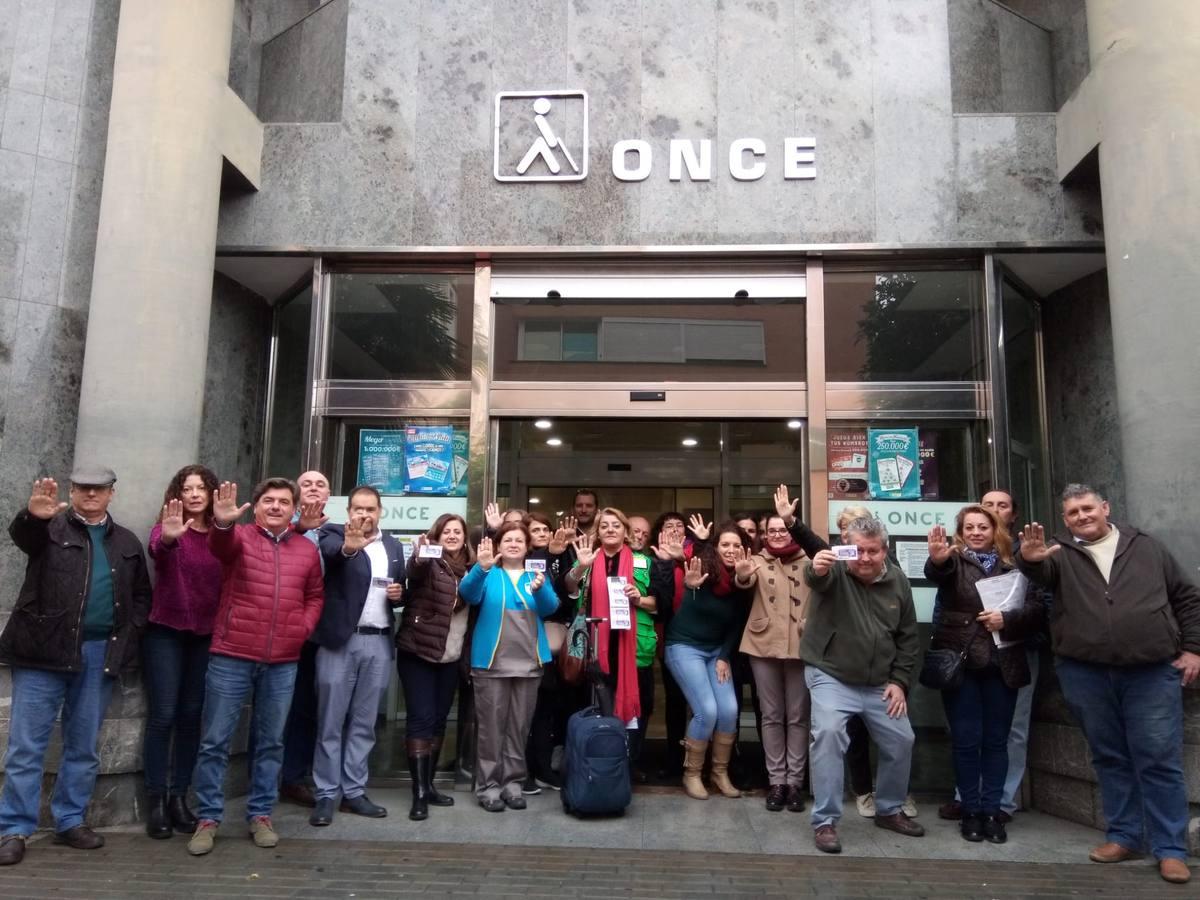 Danza y minutos de silencio: las imágenes del 25-N en Córdoba