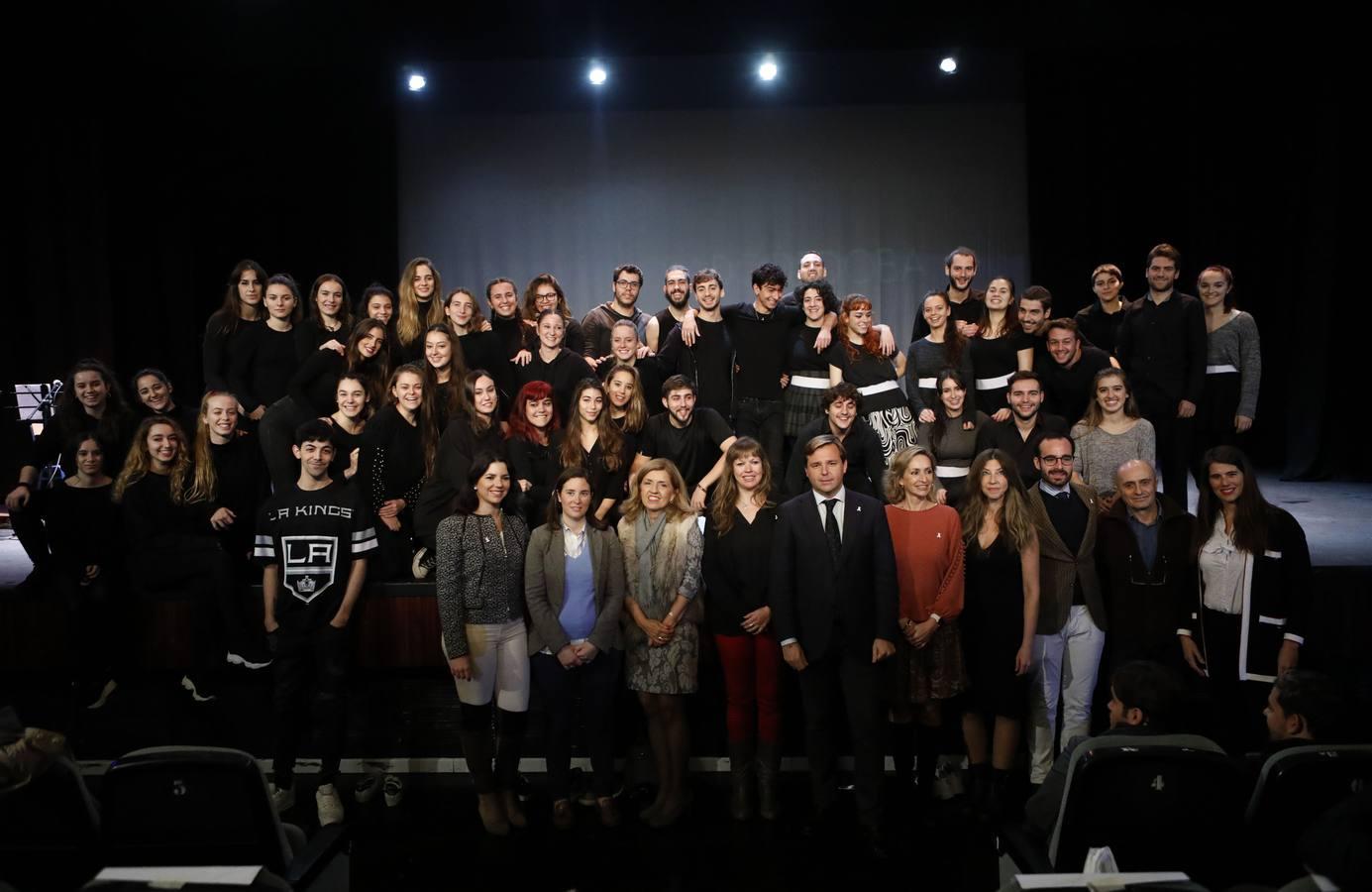 Danza y minutos de silencio: las imágenes del 25-N en Córdoba