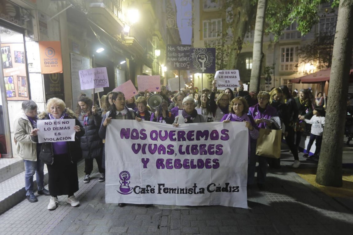 FOTOS: Cádiz contra la lacra de la violencia machista