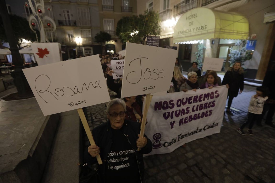 FOTOS: Cádiz contra la lacra de la violencia machista