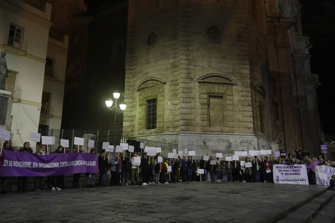 FOTOS: Cádiz contra la lacra de la violencia machista