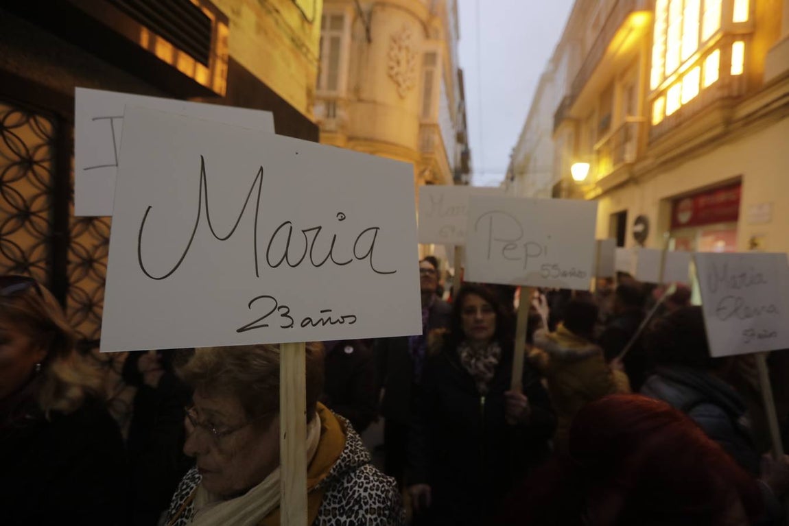 FOTOS: Cádiz contra la lacra de la violencia machista