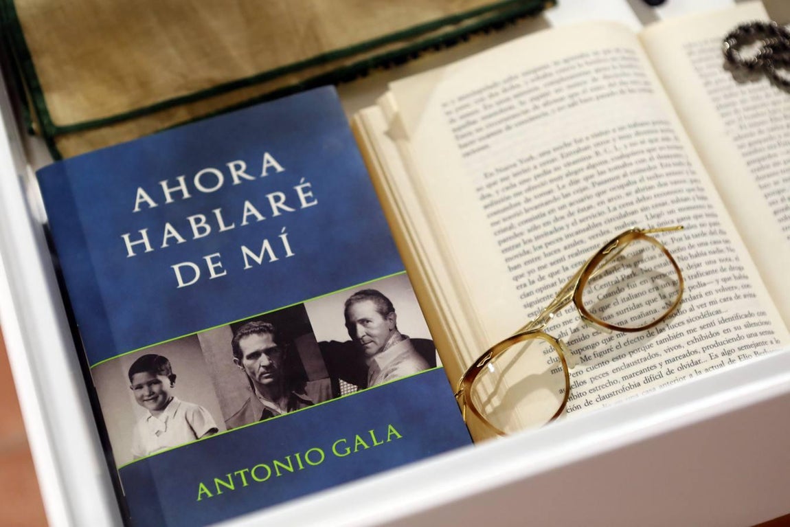 La exposición sobre Antonio Gala y Elio Berhanyer en Córdoba, en imágenes