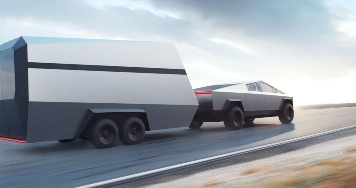 Cybertruck. La furgoneta de Tesla Motors tienen unas cualidades que no se alcanzaron hasta la fecha en un vehículo de sus características. Durante la presentación Musk incidió en su 'Exoskeleton', una estructura exterior fabricada en acero inoxidable laminado en frío 30X Ultra-Hard, que la convierte en un automóvil resistente y capaz de soportar golpes, que no se abolla ni se corroe. Un factor que, además de garantizar durabilidad a sus propietarios, les otorga seguridad