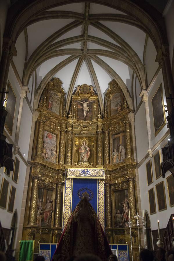 Traslado de Madre de Dios de la Palma al altar de cultos