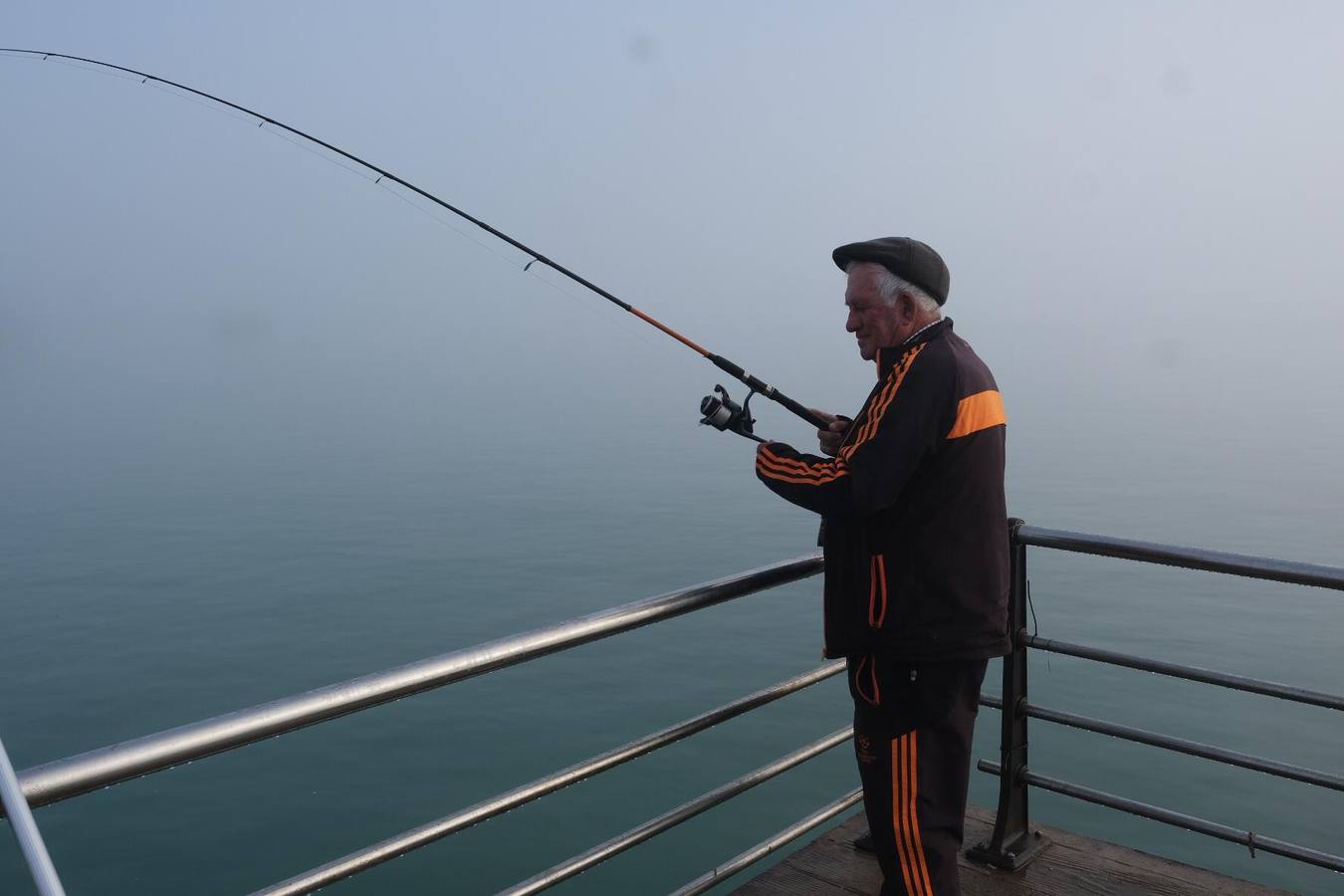 La magia de Cádiz, envuelta en la niebla