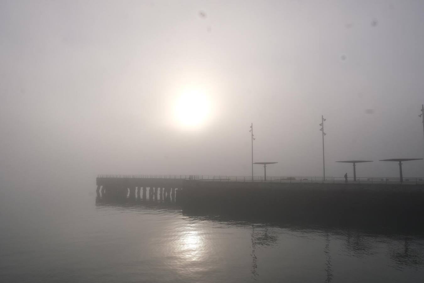 La magia de Cádiz, envuelta en la niebla