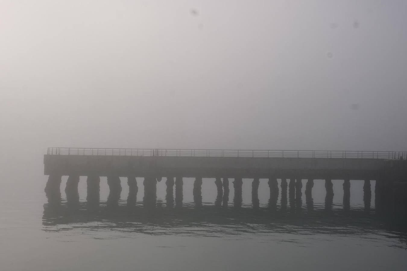 La magia de Cádiz, envuelta en la niebla