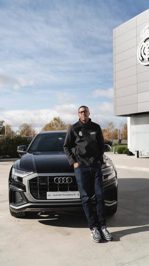 Los coches de la primera plantilla del equipo de baloncesto del Real Madrid, en imágenes