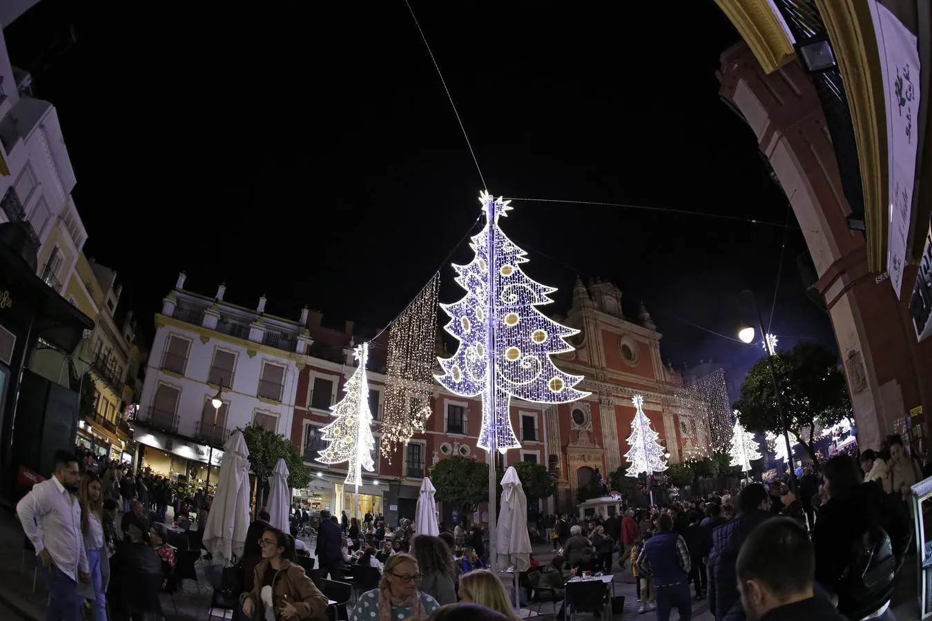 Fotogalería: Sevilla luce ya su alumbrado navideño
