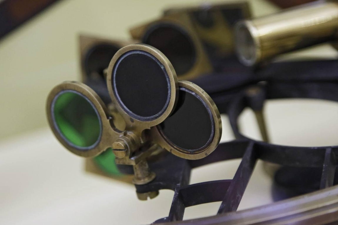 El poder naval español se muestra en la Torre del Oro