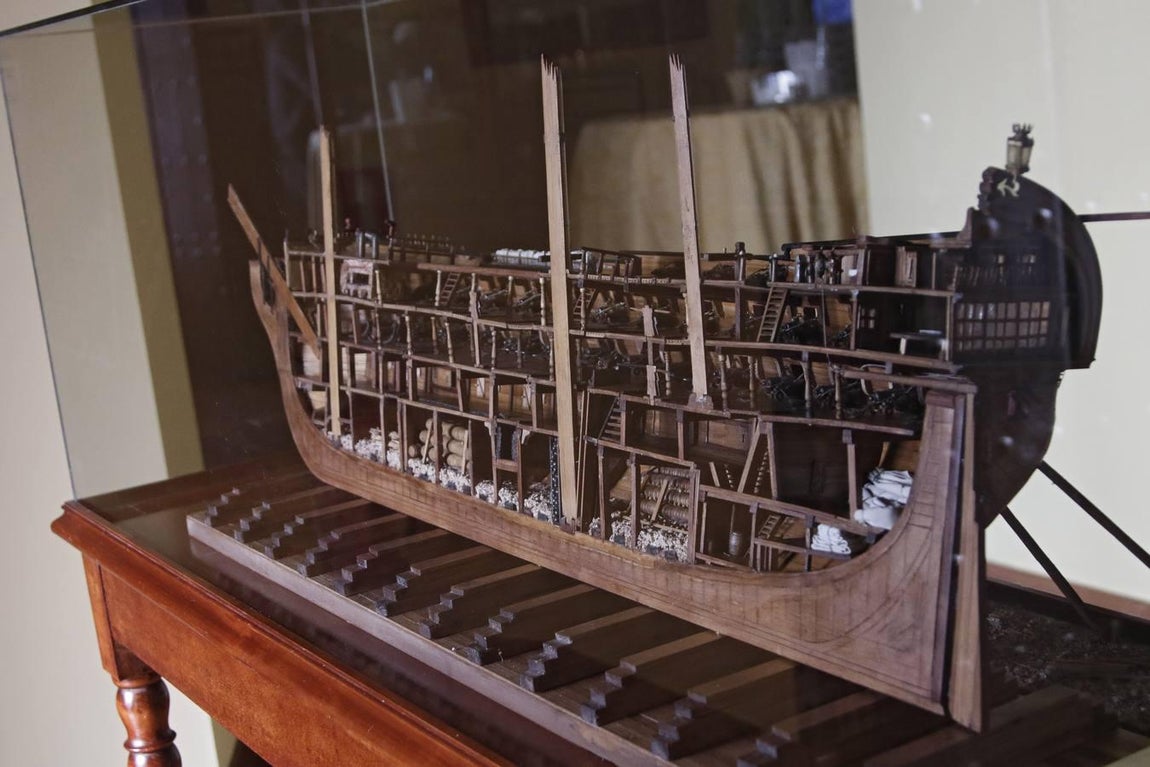 El poder naval español se muestra en la Torre del Oro